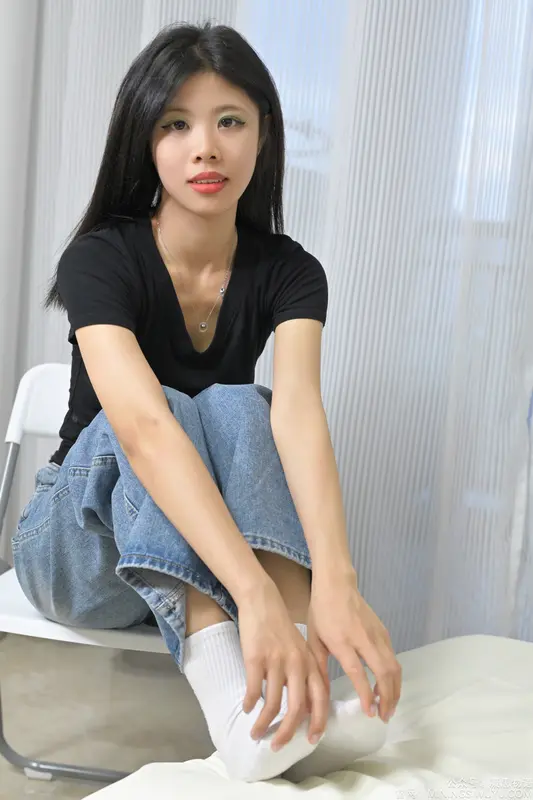 凝思摄影 No.002 木木-T恤、短白袜、平底鞋 - 凝思摄影